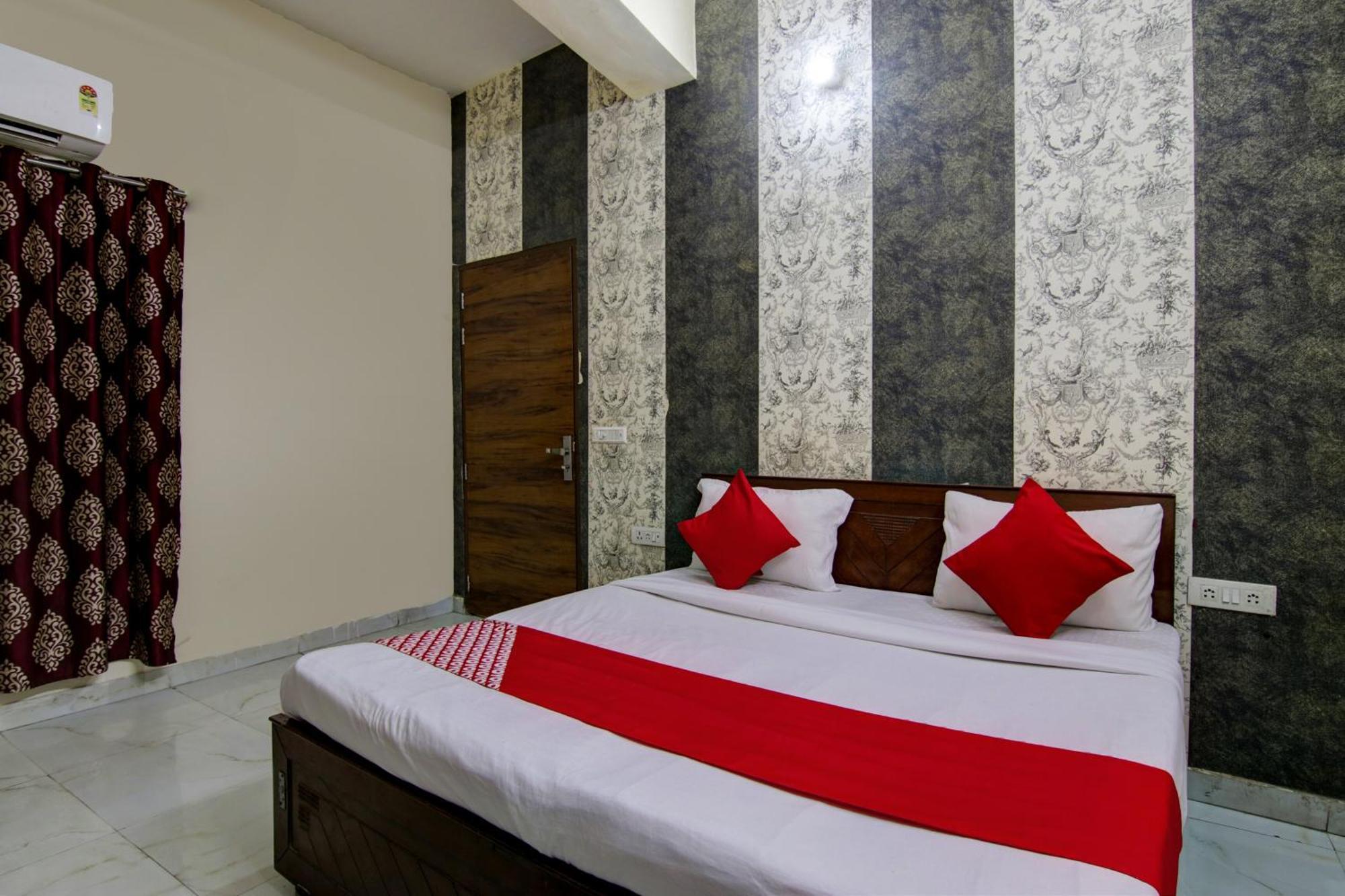 Hotel Yash House 뉴델리 외부 사진