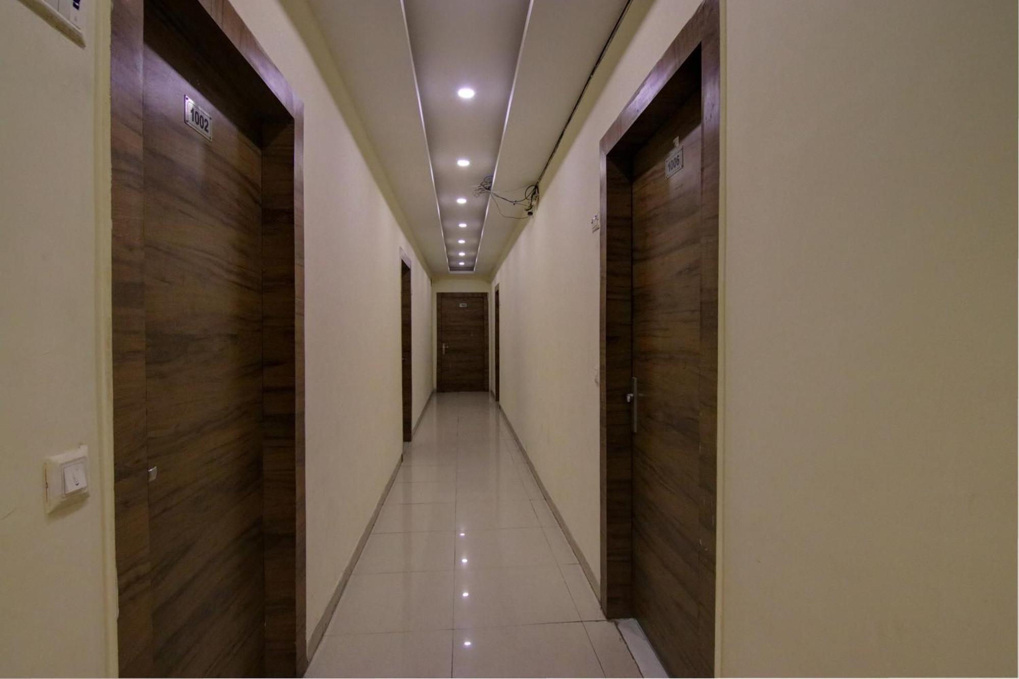Hotel Yash House 뉴델리 외부 사진